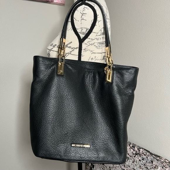 Michael Kors Handbags - Michael Kors Black Leather Tote Bag